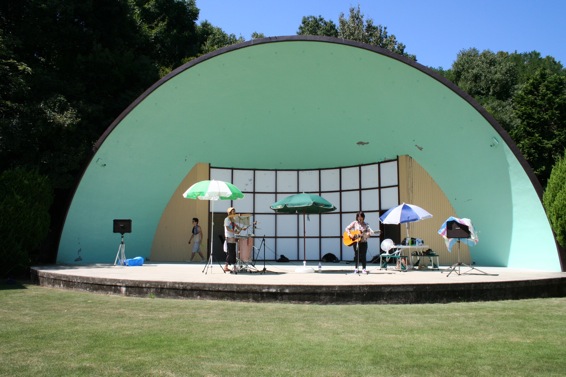 森林公園植物園展示にお越しの皆様へ。