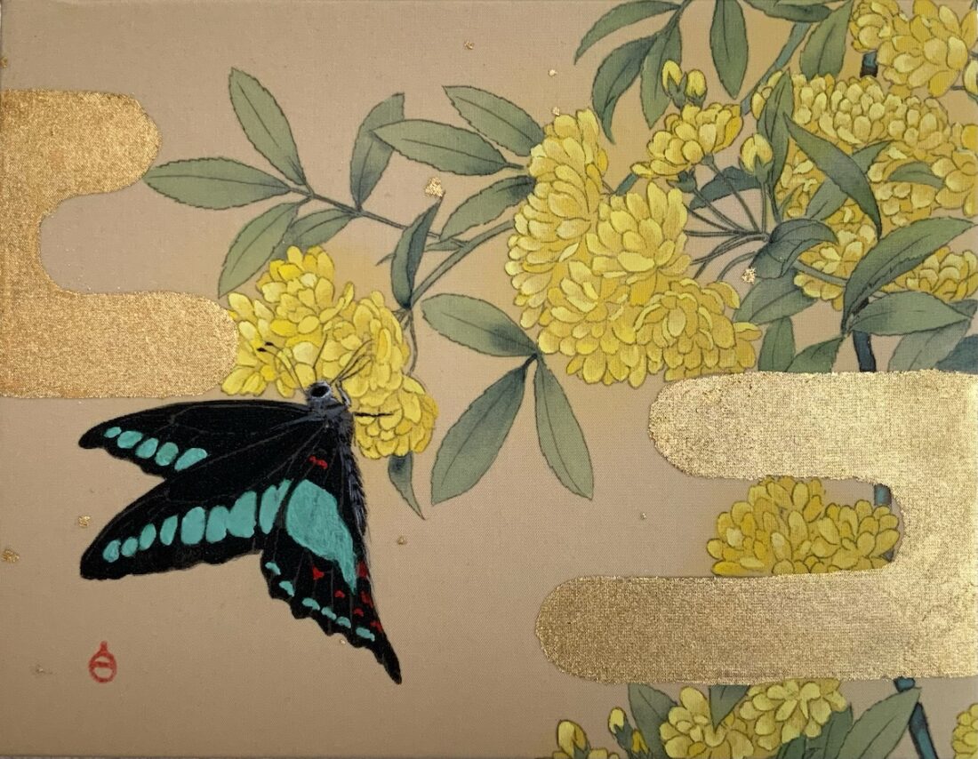 木香薔薇にアオスジアゲハ